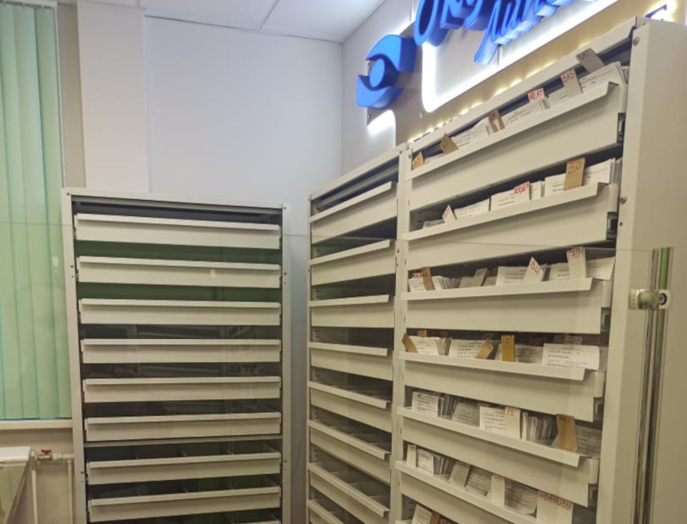 стеллажи для аптечного и медицинского склада